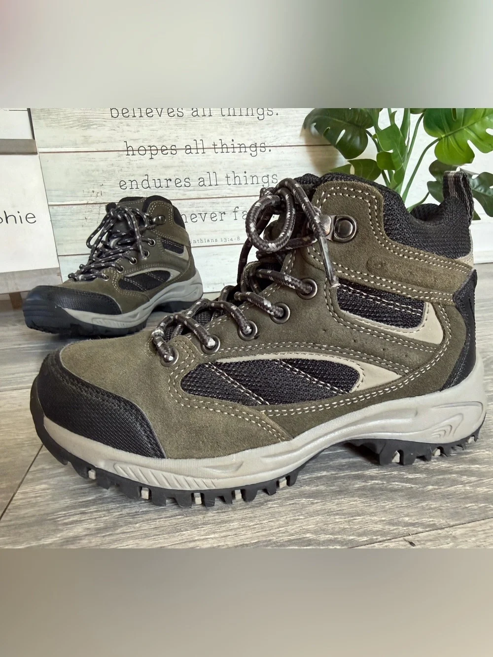Denali Kids Olive Green and Black Hiking Boots